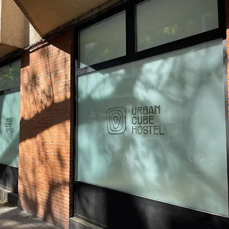 Urban Cube Hostel Sevilla-2